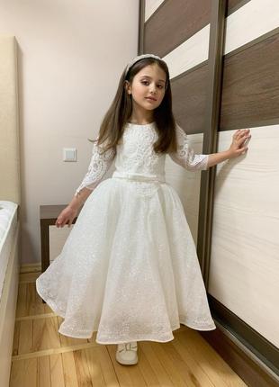 Белое нарядное платье на девочку выпускное