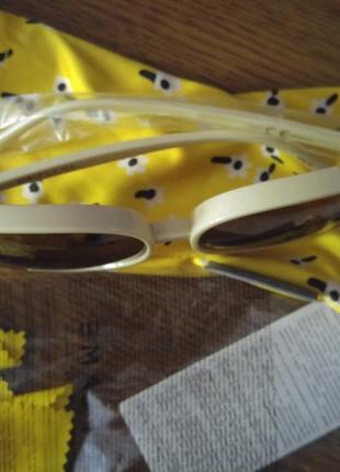 Солнцезащитные очки в светлой оправе+ чехол+серветка3 фото