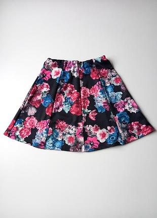 Юбка шикарная в принт цветы.