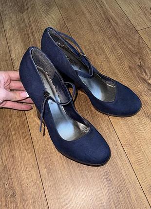 Фирменные туфли на платформе итальялия туфельки замшевые