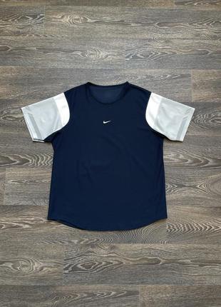 Оригінальна футболка nike dri fit центр лого