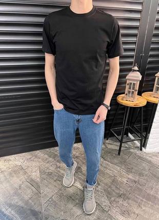 Чоловіча однотонна футболка | базові футболки для чоловіків