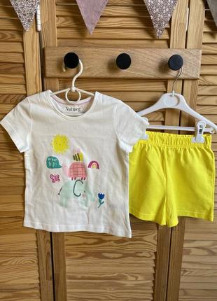 Костюм футболка ,шорти