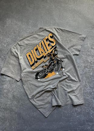 Футболка dickies з принтом на спині