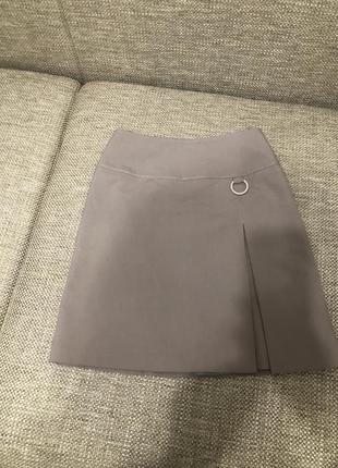 Юбка бежевого цвета