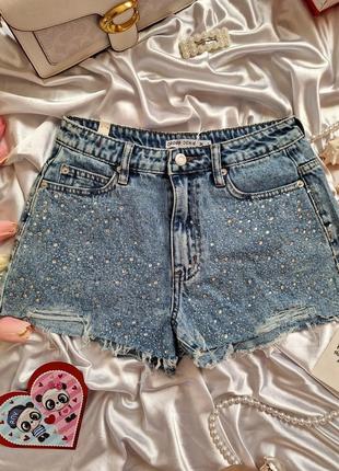 Короткие джинсовые шорты в стразах камушками мини
