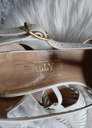 Білі шкіряні італійські жіночі босоніжки bally eu 378 фото