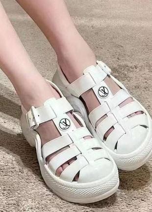 Сандалії на платформі білі чорні4 фото