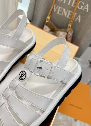 Сандалії на платформі білі чорні7 фото