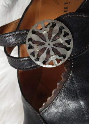 Think чорні шкіряні італійські жіночі туфлі eu 398 фото