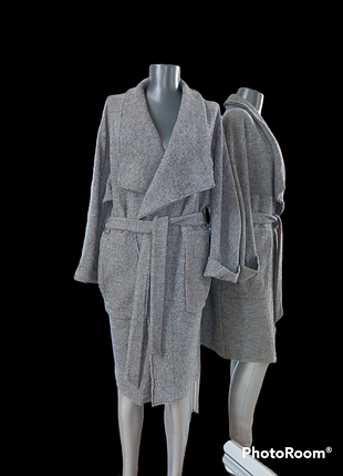 Шерстяное с карманами и поясом пальто, кардиган