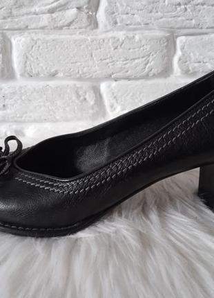 Чорні шкіряні італійські жіночі туфлі maripe eu 41