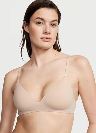 Бюстгальтер безкаркасний victoria's secret lightly-lined wireless bra