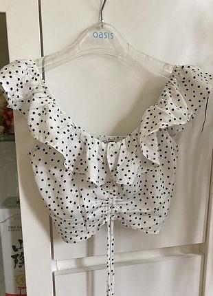 Shein xs/s новий літній білий в дрібний чорний горох топ з утяжкою рюшем