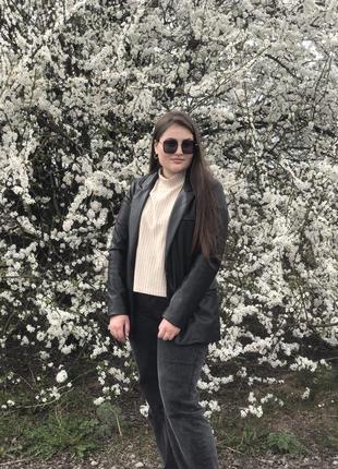 Пиджак из эко кожи