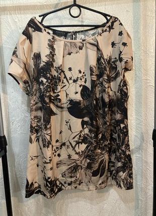 Легка блуза короткий рукав, гарний принт