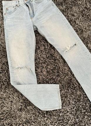 Прямые широкие джинсы zara с вырезами