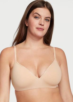 Бюстгальтер безкаркасний victoria's secret lightly-lined wireless bra