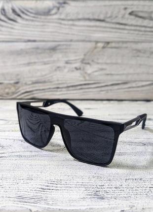 Сонцезахисні окуляри чоловічі, чорні, у пластиковій матовій оправі (без бренда)