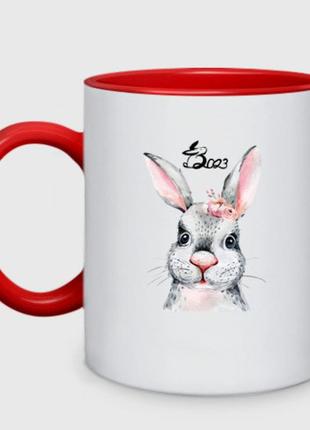 Чашка с принтом двухцветная «кролик - символ 2023 года» (цвет чашки на выбор)
