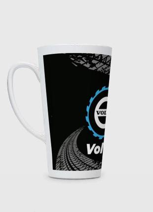 Чашка з принтом  лате «volvo в стилі top gear зі слідами шин на тлі»