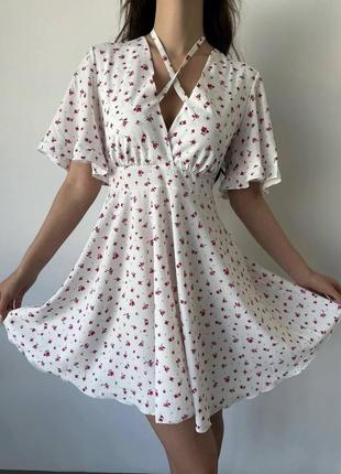 Женское короткое цветочное платье мини стильное легкое короткий рукав