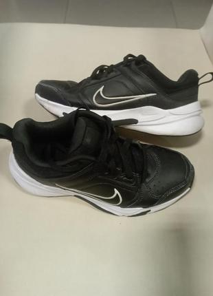 Nike кросівки , оригінал2 фото