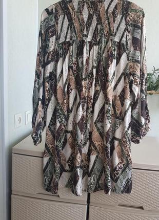 Платье своболного кроя в змеиный принт оверсайз короткое мини туника3 фото
