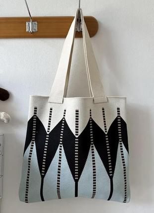 Тренд стильна жіноча в'язана текстильна сумка шопер на плече графічний принт абстракція