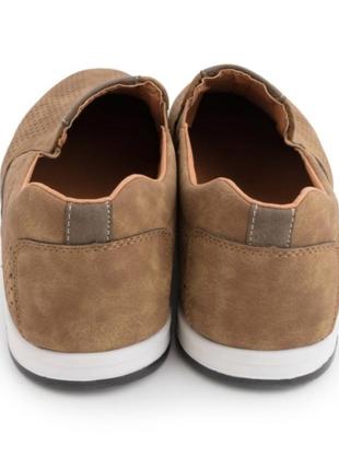 Стильные коричневые бежевые замшевые туфли с перфорацией летние мужские5 фото