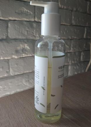 Round lab soybean cleansing oil - гидрофильное масло для лица с экстрактом черных соевых бобов2 фото