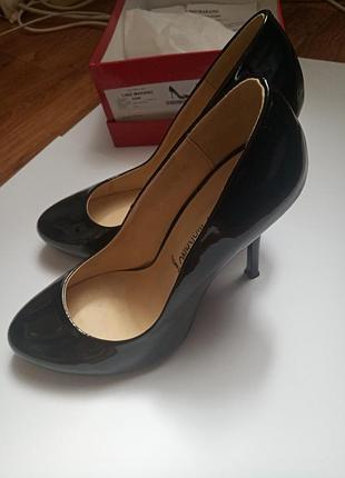 Класичні туфлі