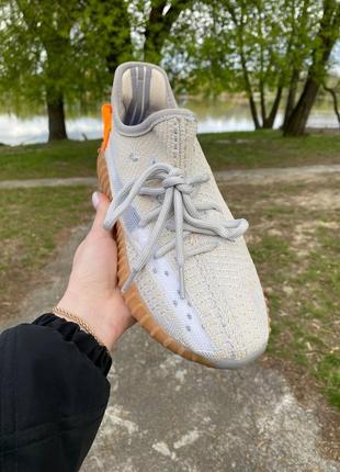 Кросівки жіночі бежеві nike yeezy boost 3506 фото