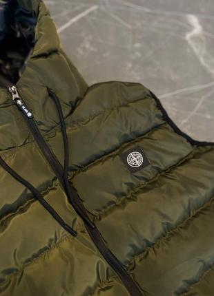 Мужская жилетка stone island в зеленом цвете, стильная мужская жилетка на каждый день4 фото