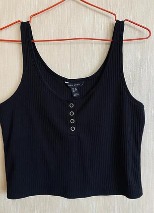 Женский базовый топу рубрик, на кнопках фирменный new look