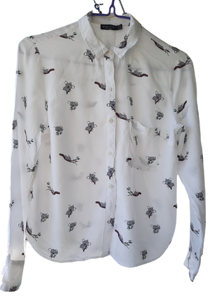 Біла базова рубашка сорочка блуза з коалами від бренду bershka розмір s