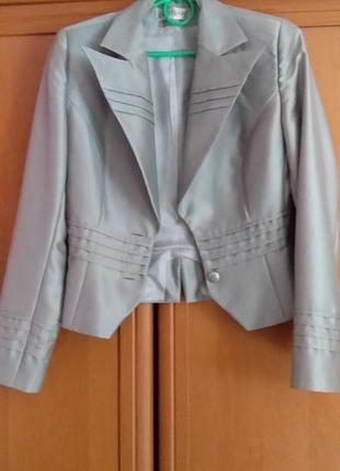 Дорогий діловий костюм польща