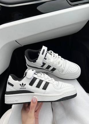 Трендовые кроссовки adidas der forum