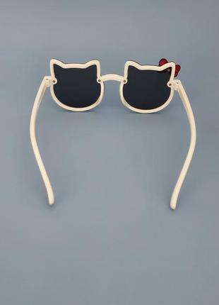 Дитячі сонцезахисні окуляри кітті детские солнцезащитные очки 4514 фото