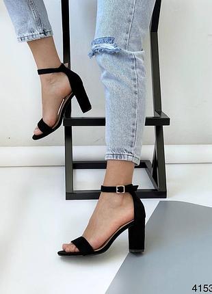 Женские босоножки на каблуке