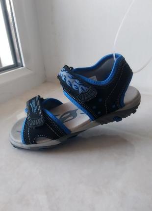 Босоніжки сандалі устілка натуральна шкіра бренду superfit uk 13,5 eur 32