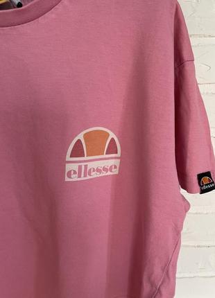 Розовая футболка от ellesse, укороченная футболка3 фото