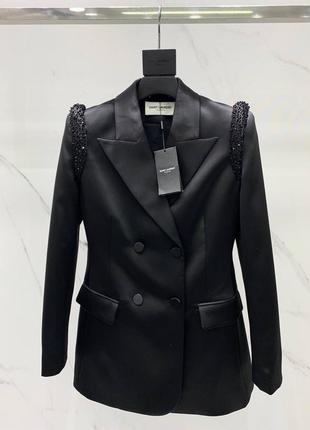 Пиджак жакет в стиле ysl атлас с плечиками черный фуксия