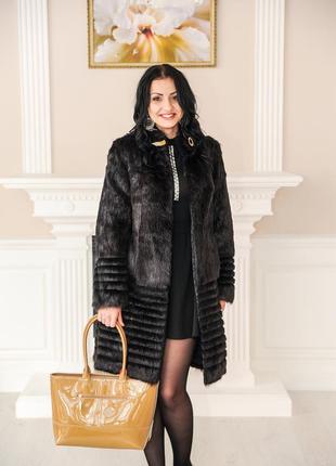 Женская шуба из коричневой нутрии