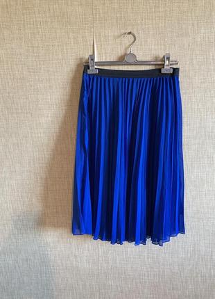Синяя плиссированная юбка миди1 фото