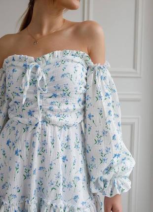 Муслиновое платье мини. нежное платье из муслина. изысканное плвтье с открытыми плечами. муслиновое платье с рукавом5 фото