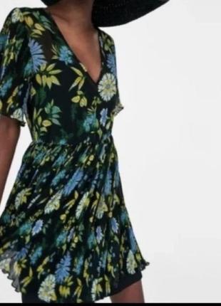 Шифоновое плесерированное платье