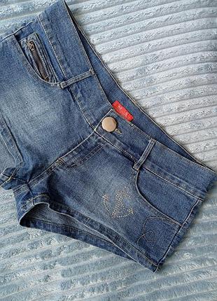 Джинсовые шортики ориентируйтесь по замерам