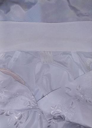 Блузка белая с машинной вышивкой5 фото