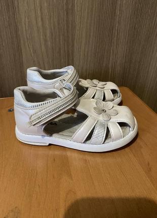 Продам детская обувь